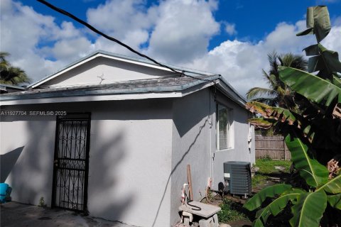 Снять в аренду виллу или дом в Майами, Флорида 2 спальни, 257.43м2, № 1988005 - фото 11