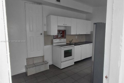 Снять в аренду виллу или дом в Майами, Флорида 2 спальни, 257.43м2, № 1988005 - фото 4