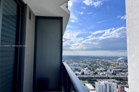 Condo in Miami, Florida, 1 bedroom  № 2060960 - photo 12