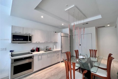 Condo in Miami, Florida, 1 bedroom  № 2060960 - photo 4