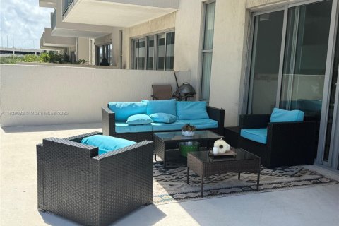 Condominio en alquiler en Miami, Florida, 2 dormitorios, 190.26 m2 № 1802504 - foto 10