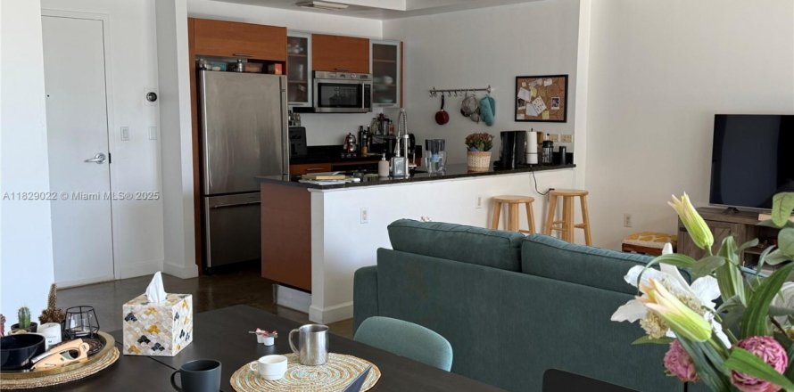 Condominio en Miami, Florida, 2 dormitorios № 1802504