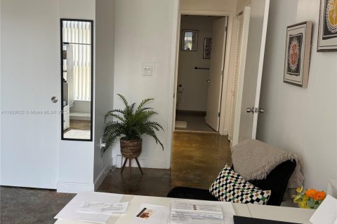 Condominio en alquiler en Miami, Florida, 2 dormitorios, 190.26 m2 № 1802504 - foto 29