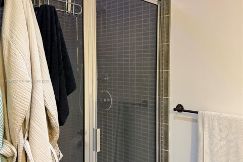 Condominio en alquiler en Miami, Florida, 2 dormitorios, 190.26 m2 № 1802504 - foto 22