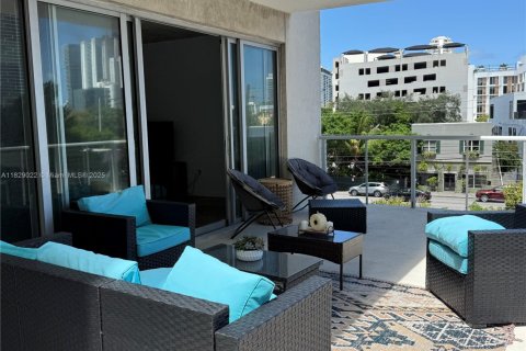 Condominio en alquiler en Miami, Florida, 2 dormitorios, 190.26 m2 № 1802504 - foto 3