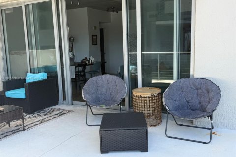 Condominio en alquiler en Miami, Florida, 2 dormitorios, 190.26 m2 № 1802504 - foto 9