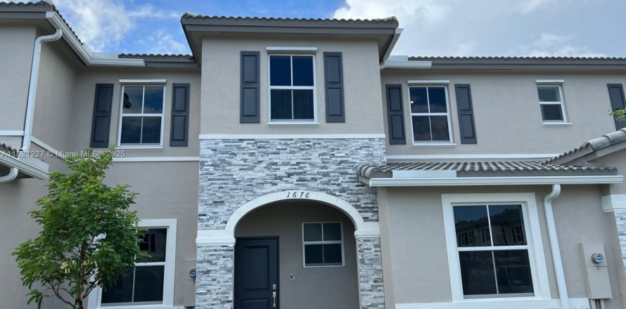 Touwnhouse à Homestead, Floride 3 chambres, 137.77 m2 № 1781453