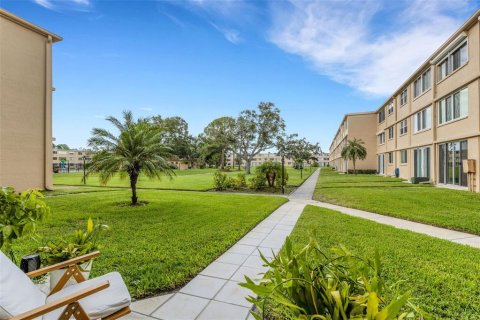 Condominio en venta en Saint Petersburg, Florida, 1 dormitorio, 86.4 m2 № 1876597 - foto 30