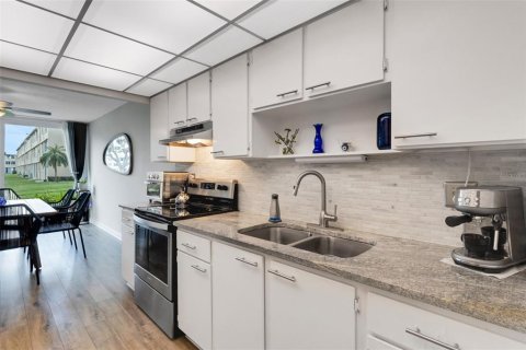 Condominio en venta en Saint Petersburg, Florida, 1 dormitorio, 86.4 m2 № 1876597 - foto 28