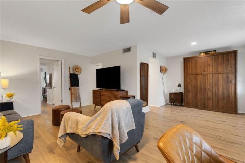Condominio en venta en Saint Petersburg, Florida, 1 dormitorio, 86.4 m2 № 1876597 - foto 4