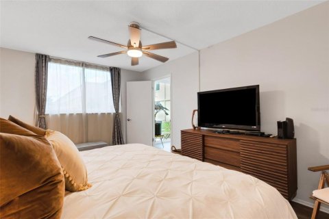 Condominio en venta en Saint Petersburg, Florida, 1 dormitorio, 86.4 m2 № 1876597 - foto 9