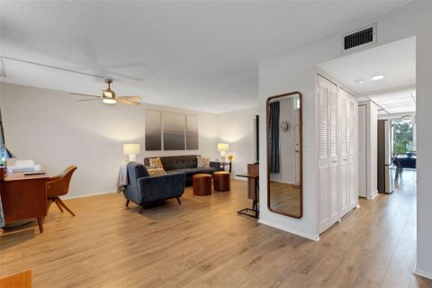 Condominio en venta en Saint Petersburg, Florida, 1 dormitorio, 86.4 m2 № 1876597 - foto 6