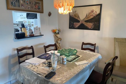 Condo in Sunrise, Florida, 1 bedroom № 2175683 - photo 5
