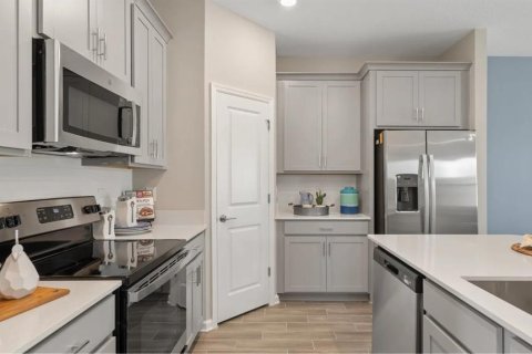 House in Kissimmee, Florida 4 bedrooms, 189.89 sq.m. № 2122832 - photo 9