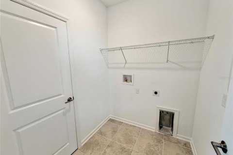 House in Kissimmee, Florida 4 bedrooms, 189.89 sq.m. № 2122832 - photo 21