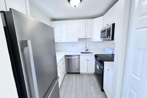Condo in Clearwater, Florida, 1 bedroom  № 1777024 - photo 3