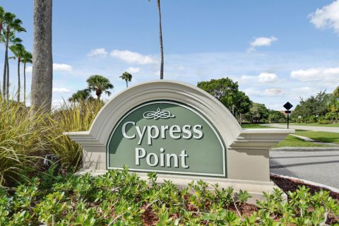 Condominio en alquiler en Palm Beach Gardens, Florida, 2 dormitorios, 71.53 m2 № 1161780 - foto 1
