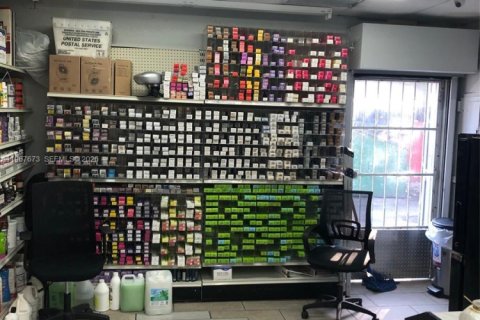 Propiedad comercial en venta en Miami Gardens, Florida № 2031549 - foto 5