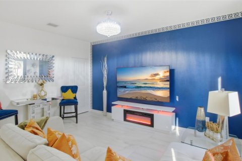Купить таунхаус в Хомстед, Флорида 3 спальни, 156.08м2, № 2422850 - фото 8