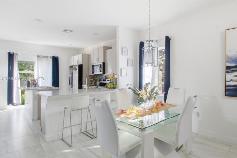 Купить таунхаус в Хомстед, Флорида 3 спальни, 156.08м2, № 2422850 - фото 6