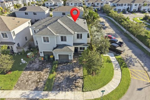 Купить таунхаус в Хомстед, Флорида 3 спальни, 156.08м2, № 2422850 - фото 28