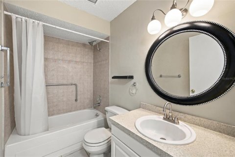 Condo in Clearwater, Florida, 2 bedrooms  № 2370845 - photo 11