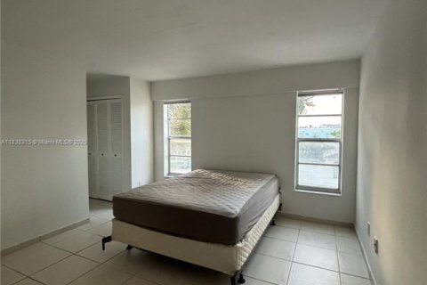 Condominio en venta en Miami Beach, Florida, 2 dormitorios, 92.16 m2 № 2034731 - foto 10