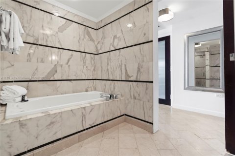 Купить кондоминиум в Майами-Бич, Флорида 76.55м2, № 1669371 - фото 17