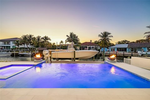 Купить виллу или дом в Палм-Бич-Гарденс, Флорида 3 комнаты, 466.37м2, № 2052664 - фото 2