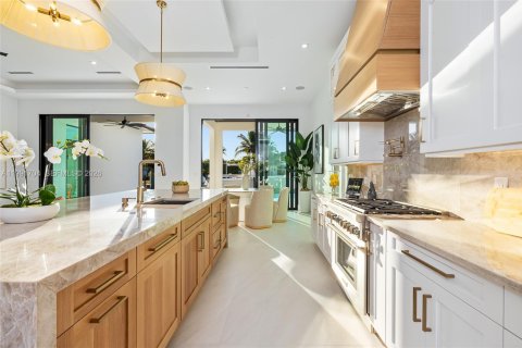 Купить виллу или дом в Палм-Бич-Гарденс, Флорида 3 комнаты, 466.37м2, № 2052664 - фото 14