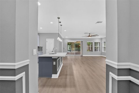 Villa ou maison à vendre à Apollo Beach, Floride: 4 chambres, 196.4 m2 № 2416480 - photo 7