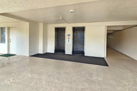 Condo in Pompano Beach, Florida, 2 bedrooms  № 1092317 - photo 1