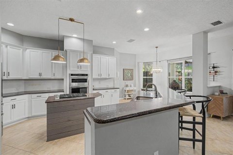 Casa en venta en Lutz, Florida, 4 dormitorios, 324.6 m2 № 2324564 - foto 9
