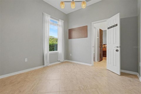 Casa en venta en Lutz, Florida, 4 dormitorios, 324.6 m2 № 2324564 - foto 25