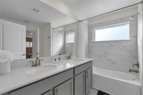 Touwnhouse à vendre à Kissimmee, Floride: 4 chambres, 177.81 m2 № 2347327 - photo 30