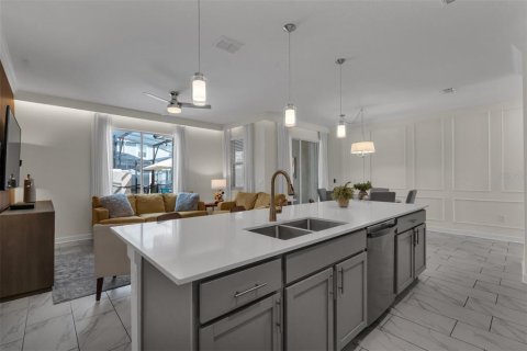 Touwnhouse à vendre à Kissimmee, Floride: 4 chambres, 177.81 m2 № 2347327 - photo 12