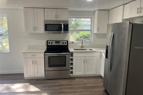 Casa en venta en Sarasota, Florida, 2 dormitorios, 70.61 m2 № 1778322 - foto 7