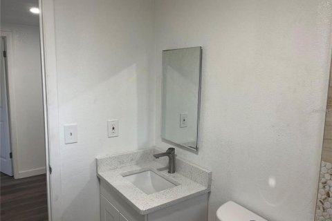 House in Sarasota, Florida 2 bedrooms, 70.61 sq.m. № 1778322 - photo 9