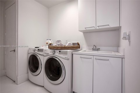 Condo in Aventura, Florida, 3 bedrooms  № 1818536 - photo 14