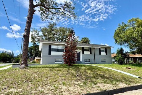 Villa ou maison à vendre à Orlando, Floride: 5 chambres, 191.75 m2 № 2149146 - photo 4