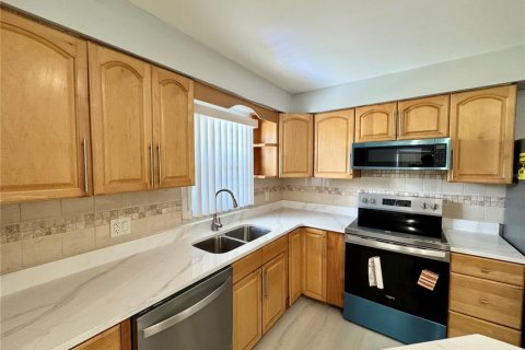 Villa ou maison à vendre à Orlando, Floride: 5 chambres, 191.75 m2 № 2149146 - photo 11