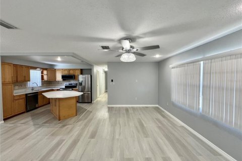 Villa ou maison à vendre à Orlando, Floride: 5 chambres, 191.75 m2 № 2149146 - photo 8