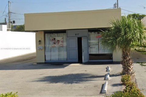 Commercial property in North Palm Beach, Florida № 2077057 - photo 6