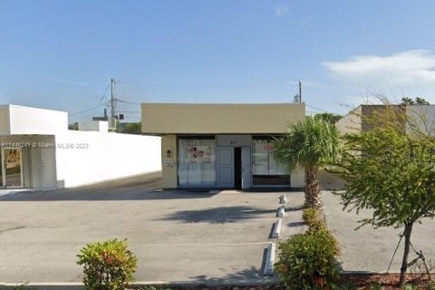 Commercial property in North Palm Beach, Florida № 2077057 - photo 3
