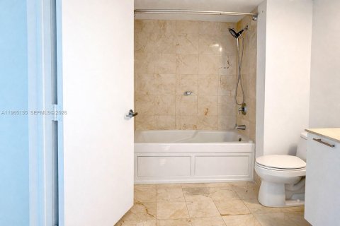 Condo in Miami, Florida, 1 bedroom  № 2026901 - photo 20