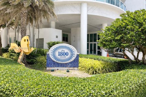 Condo in Miami, Florida, 1 bedroom  № 2026901 - photo 25