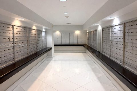 Condo in Miami, Florida, 1 bedroom  № 2026901 - photo 29