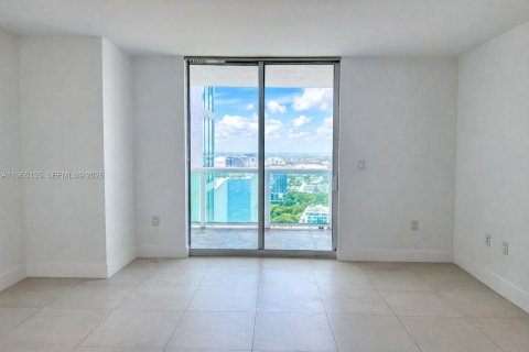 Condo in Miami, Florida, 1 bedroom  № 2026901 - photo 10