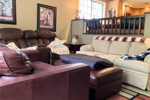 Condo in Lutz, Florida, 3 bedrooms № 2221372 - photo 4