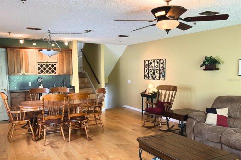 Condo in Lutz, Florida, 3 bedrooms № 2221372 - photo 26